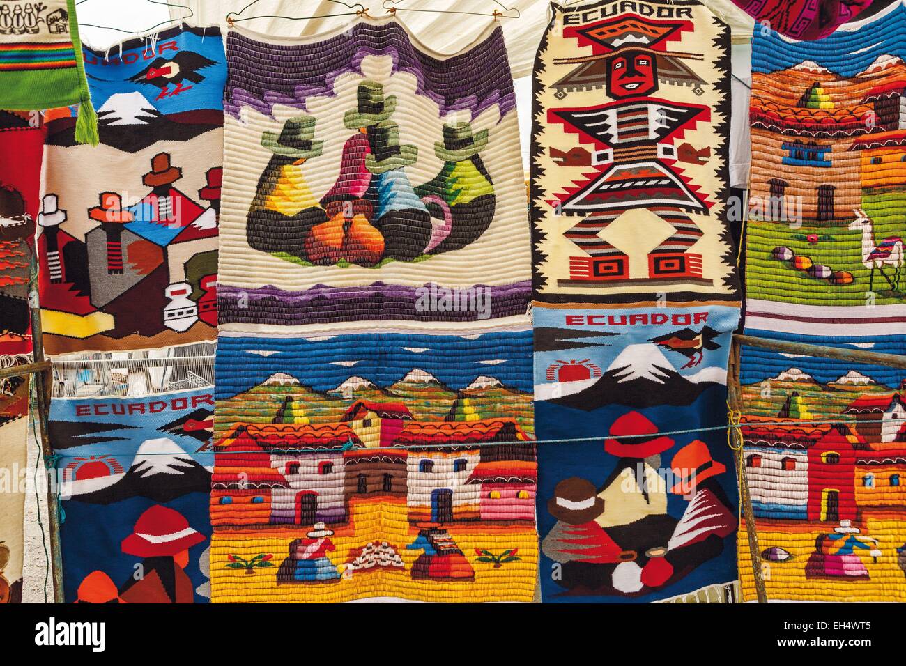 Ecuador, Cotopaxi, Zumbahua, das Dorf von Zumbahua Markttag, Einzelhandel Handwerk dekorative Abdeckungen für Touristen Stockfoto
