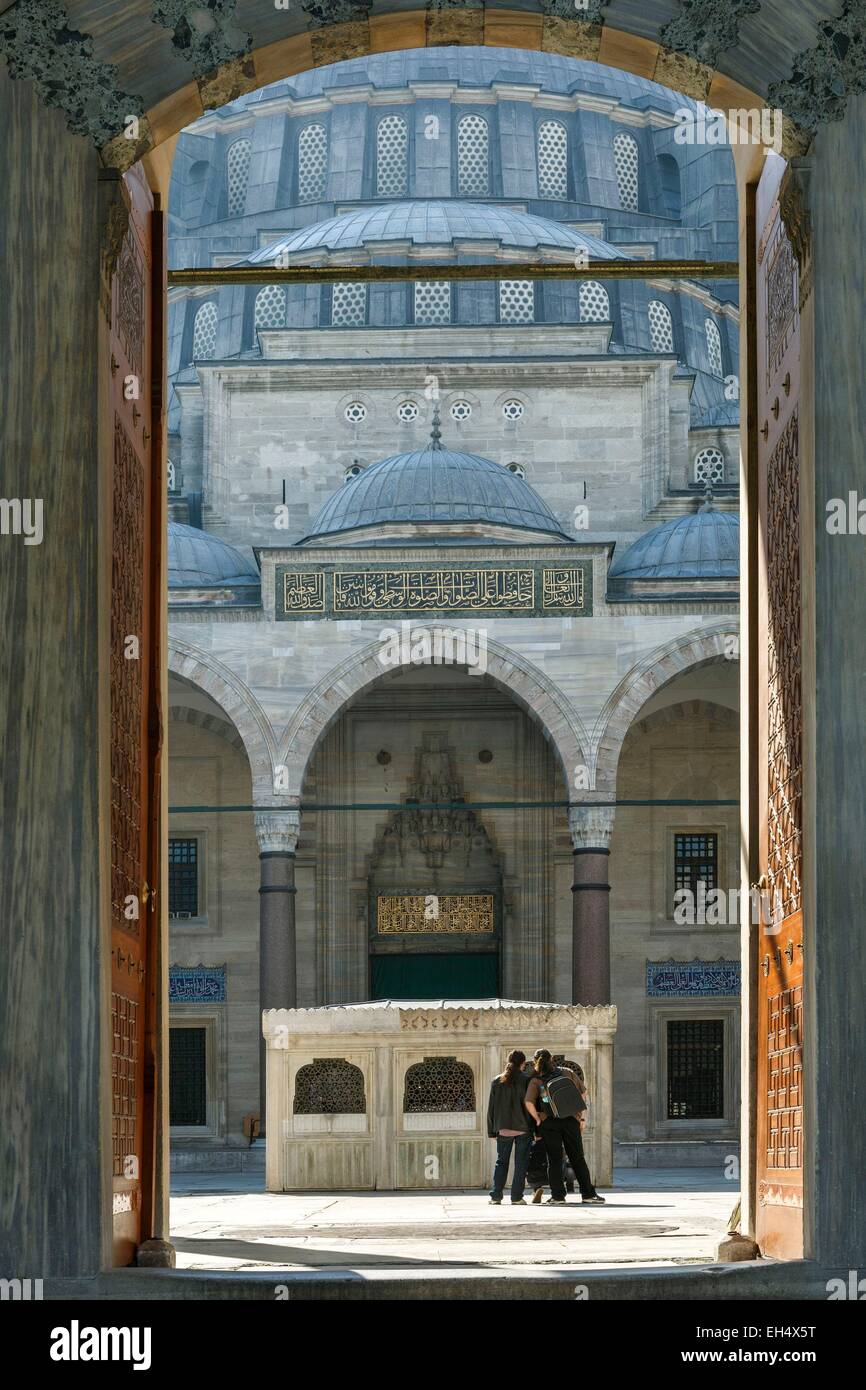 Türkei, Istanbul, Altstadt als Weltkulturerbe von UNESCO, Süleymaniye Stadtteil Süleymaniye Camii (Süleymaniye-Moschee) vom Architekten Mimar Sinan, treu im Hof der Moschee gebaut Stockfoto