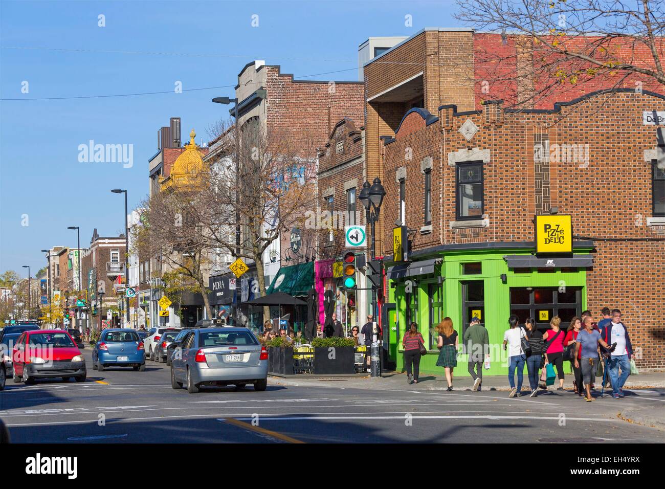 Kanada, Quebec, Montreal, Plateau-Mont-Royal, Avenue du Mont-Royal, farbenfrohen Geschäften Stockfoto
