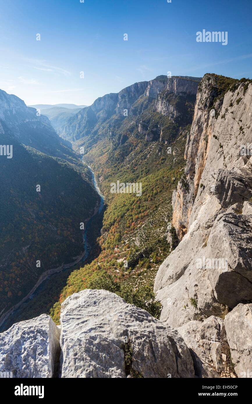 Frankreich, Alpes de Haute Provence, regionalen Naturpark Verdon, Grand Canyon du Verdon, Klippen des Barres Escalès gesehen vom Belvedere von Carelle Stockfoto