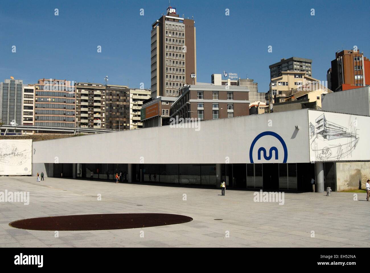Portugal, Nordregion, Porto, Eingang zu einer u-Bahnstation Stockfoto