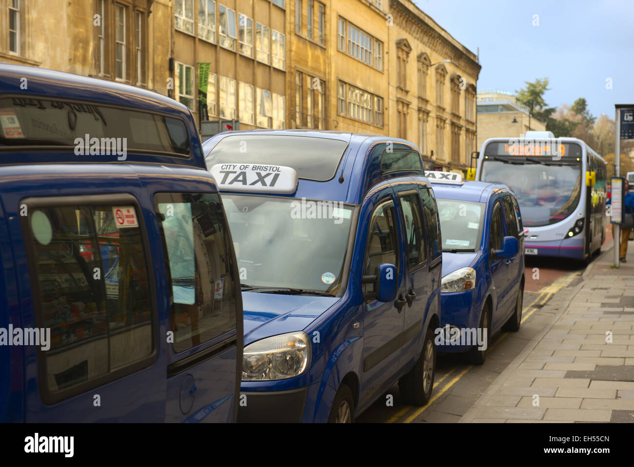 Taxis, Bus, UK Stockfoto