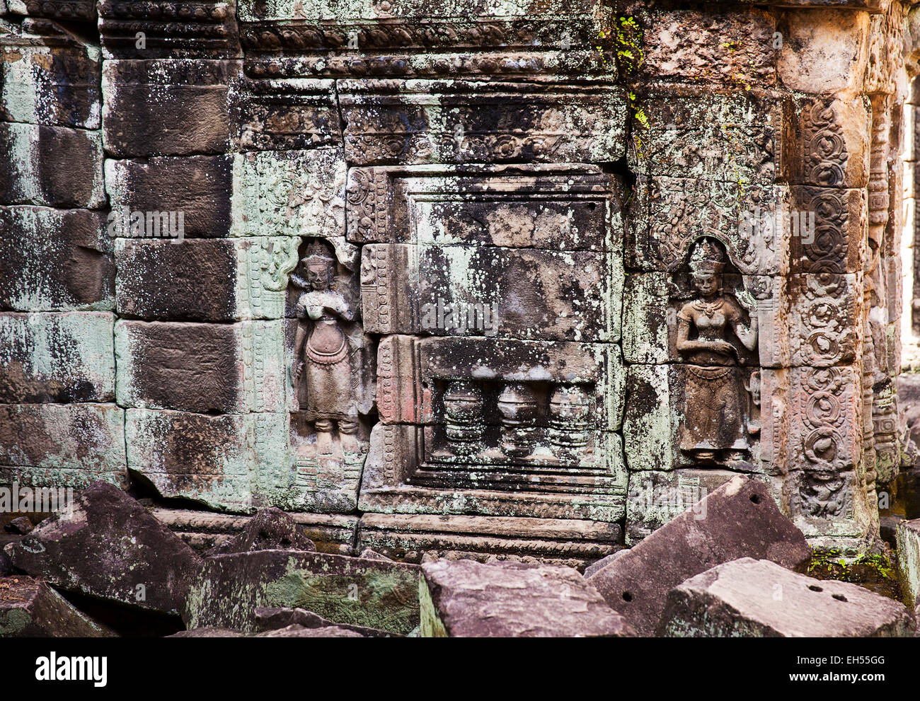 Zwei Schnitzereien am Preah Khan Stockfoto