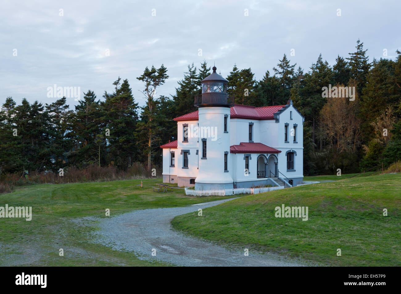 Admiralität Head Lighthouse, Whidbey Island, Washington, Herbst, Fort Casey State Park. USA Stockfoto