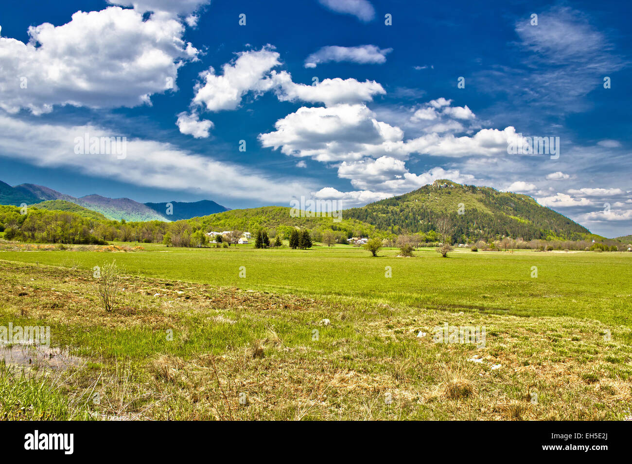 Dorf Smiljan grüne Landschaft, Geburtsort von Nikola Tesla Stockfoto
