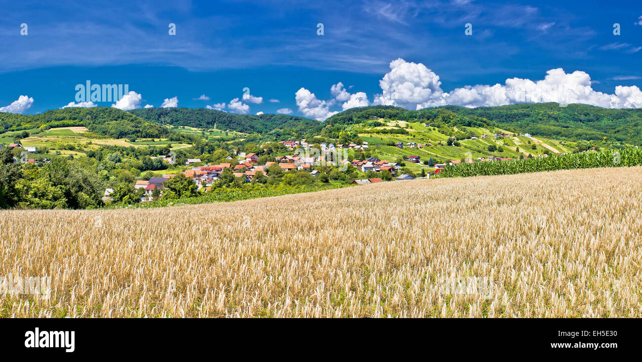 Idyllische Kulturlandschaft des Kalnik Berg, Dorf Sudovec in Kroatien Stockfoto