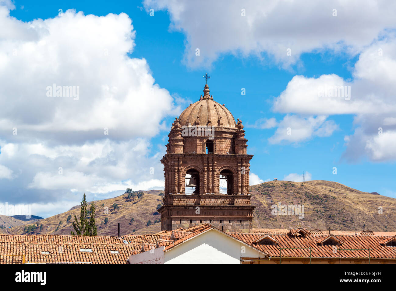 Blick auf den Turm von Santo Domingo-Kirche in Cuzco, Peru Stockfoto