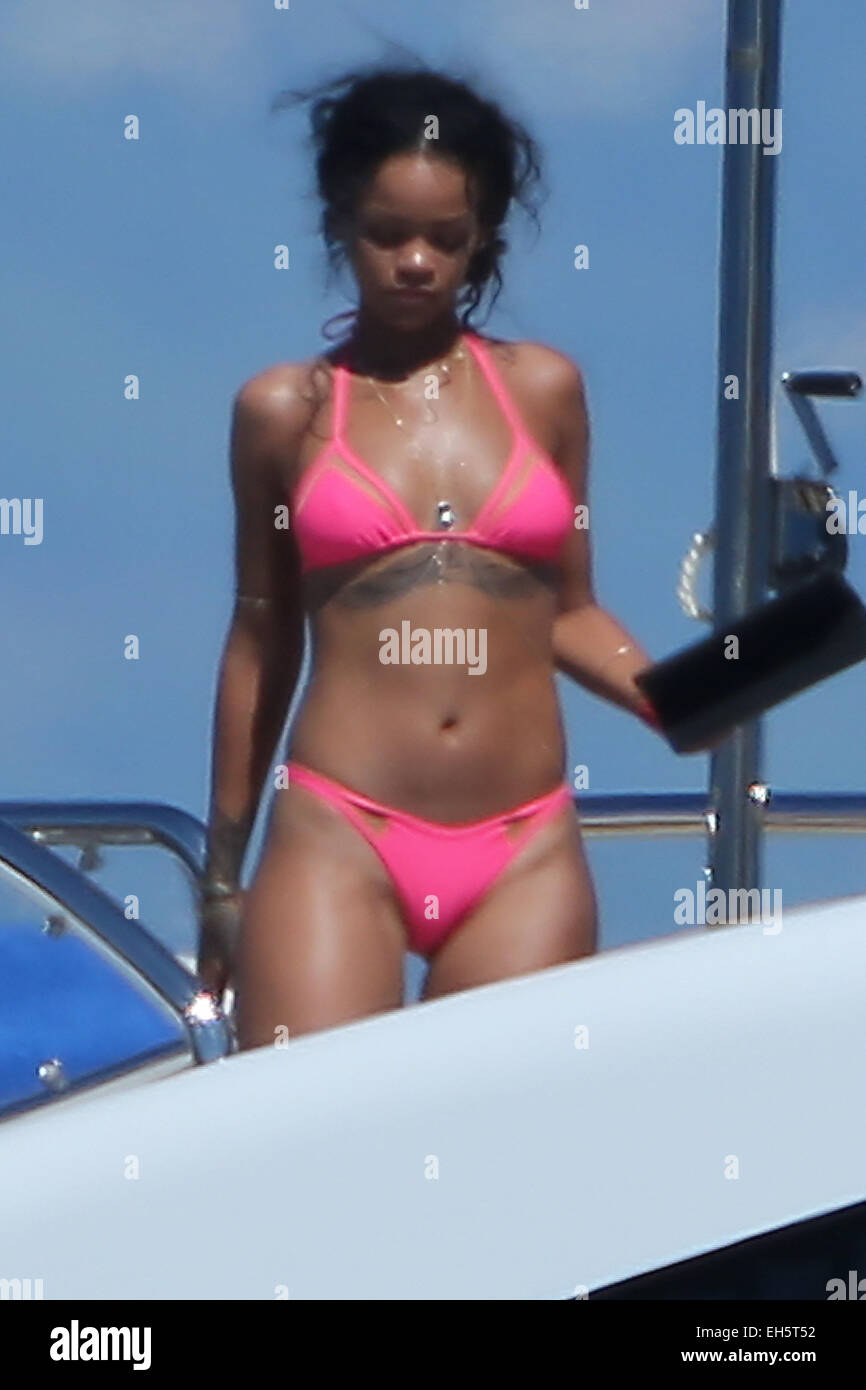 Rihanna auf einer Luxus-Super Yacht den Süden von Frankreich mit entdeckt: Rihanna wo: Cannes, Frankreich bei: 02 Sep 2014 Stockfoto