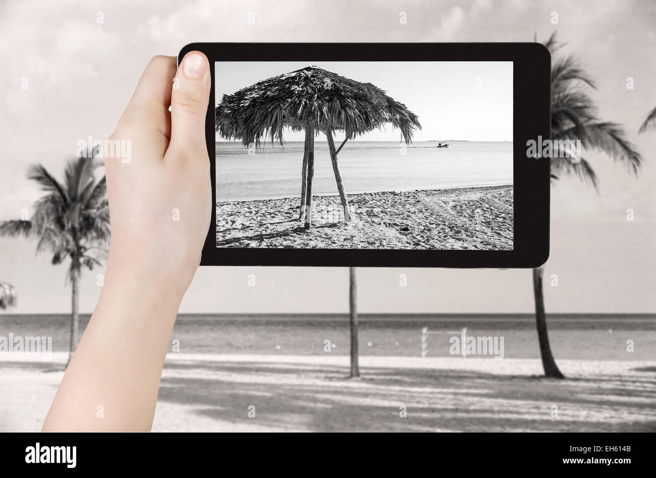 Reisen Sie Konzept - Touristen nehmen Foto von Strand in Varadero auf mobile Gadget, Kuba Stockfoto