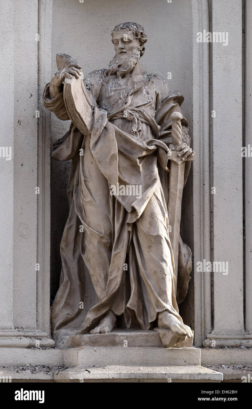 Saint Paul der Apostel an der Fassade der Pfarrkirche des Heiligen Blutes in Graz, Steiermark, Österreich am 10. Januar 2015. Stockfoto