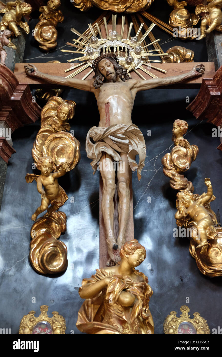 Altar des Heiligen Kreuzes, Barmherzigenkirche Kirche in Graz, Steiermark, Österreich am 10. Januar 2015. Stockfoto