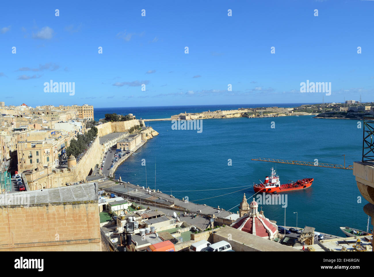 Malta, Valletta, einen Blick auf den Eingang zum Grand Harbour mit der Insel Parlament drin. Stockfoto