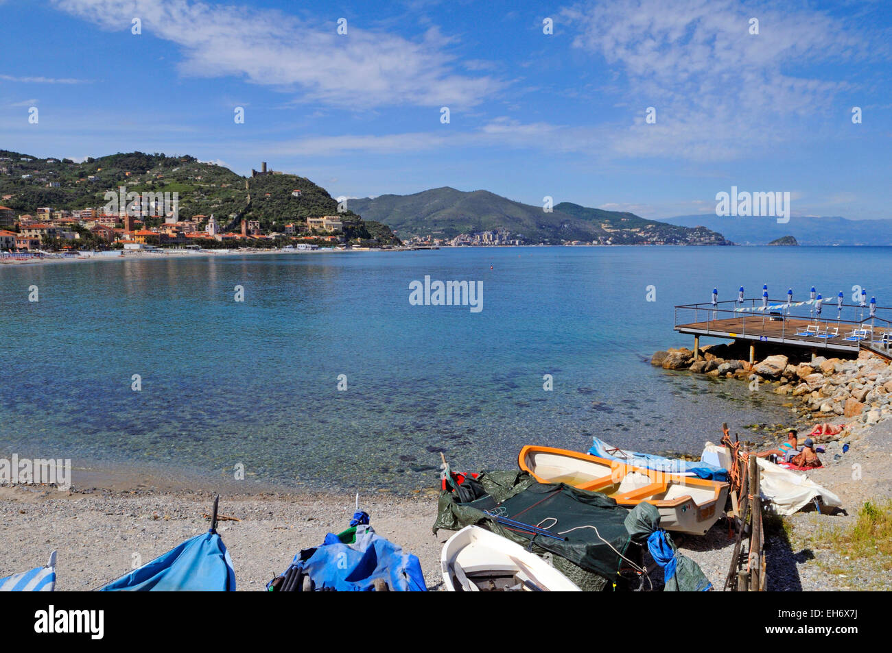 Kleiner Strand Angeln in der Nähe von Noli Stockfoto Kleiner Strand Angeln in der Nähe von Noli Stockfoto