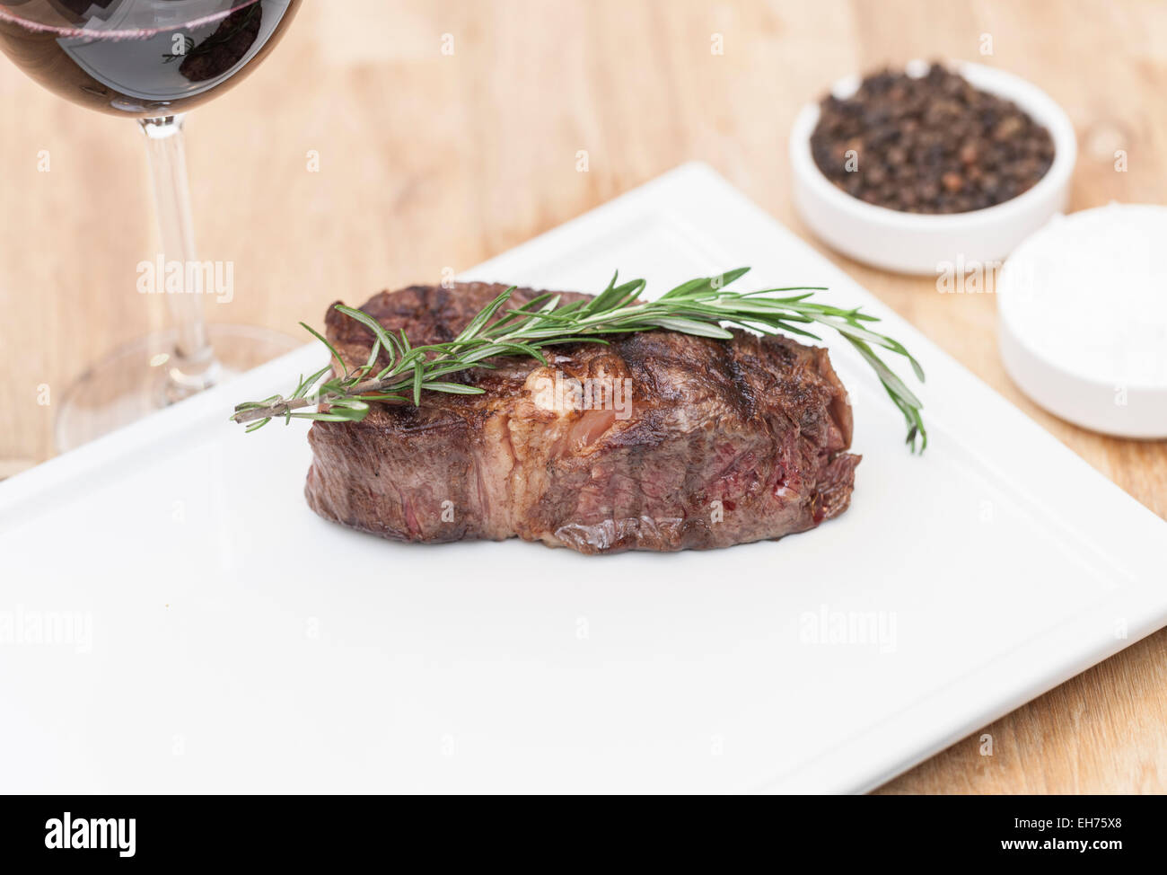 Saftige Ribeye Steak frisch vom Grill - selektiven Fokus Stockfoto