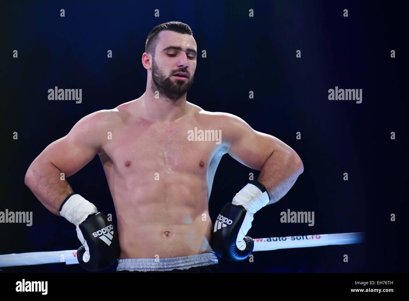 7 Marz 2015 Andrei Stoica Rou Den Sieg Bei Den Superkombat Kampfen Meisterschaft 2015 Wettbewerb Im Sala Sporturilor Olimpia Ploiesti In Ploiesti Rumanien Rou Geniessen Stockfotografie Alamy