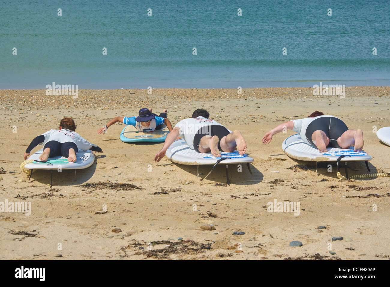 Frankreich, Quiberon Anfänger Surf Boarder unter Anleitung Stockfoto