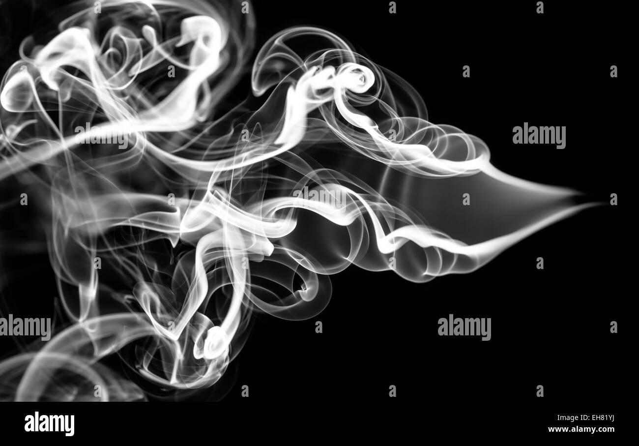 Abstraktion Muster: weißer Rauch Form und Kurven auf schwarz Stockfoto