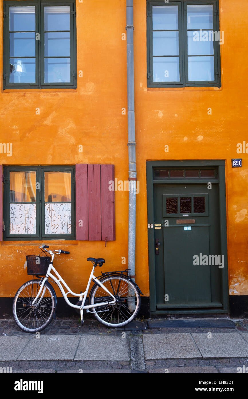 Nyboder Viertel mit alten Häusern aus dem 17. Jahrhundert, Kopenhagen, Dänemark, Skandinavien, Europa Stockfoto