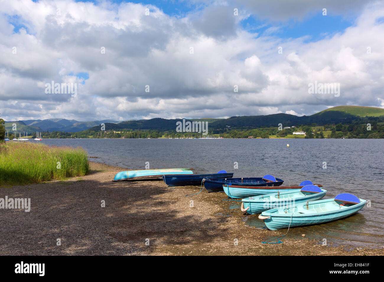 Hölzerne Beiboot Rudern Sportboote im Lake District Ullswater Cumbria England UK Stockfoto