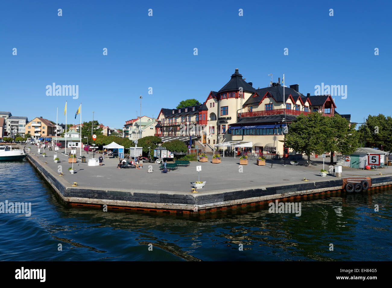 Am Hafen von Vaxholm, Vaxholm Hotel Vaxön, Stockholmer Schären, Stockholms Skärgård, in der Nähe von Stockholm, Schweden Stockfoto