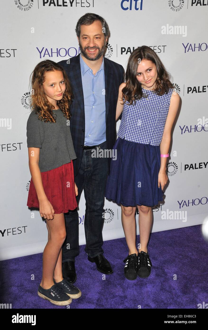 Los Angeles, CA, USA. 8. März 2015. Judd Apatow, Iris Apatow, Maude Apatow im Ankunftsbereich für 32. jährlichen PALEYFEST Honors HBO Mädchen, das Dolby Theater in Hollywood und Highland Center, Los Angeles, CA 8. März 2015. © Dee Cercone/Everett Collection/Alamy Stockfoto