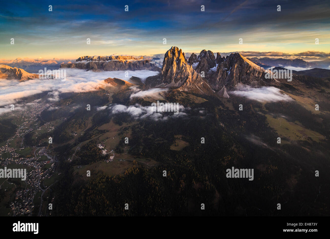 Sassopiatto (Plattkofels), Langkofel (Langkofel), die Rolle Gruppe und Gröden, Südtirol, Dolomiten, Italien Stockfoto