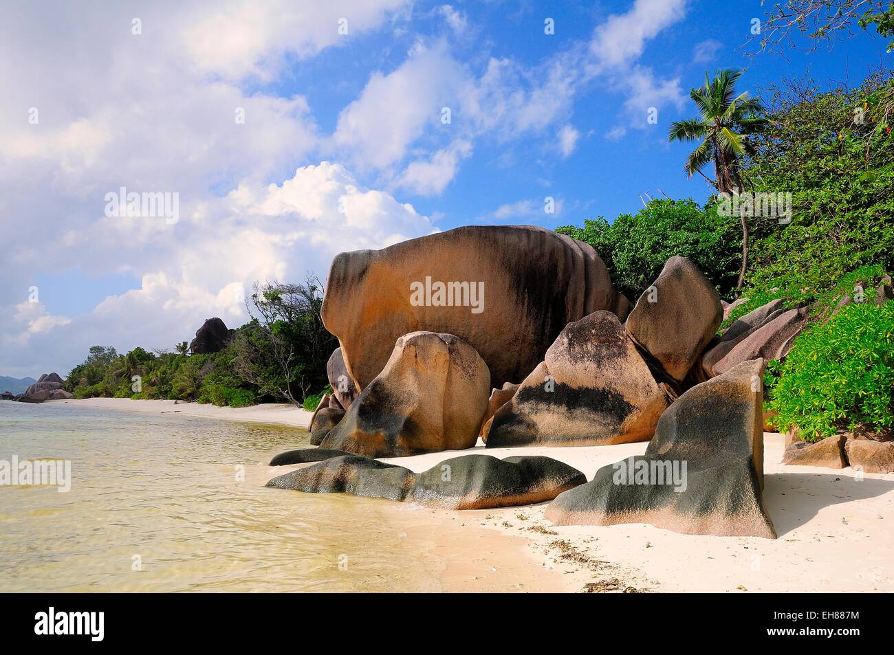 Granitfelsen am Strand, Insel La Digue, La Digue und Inner Islands, Seychellen Stockfoto