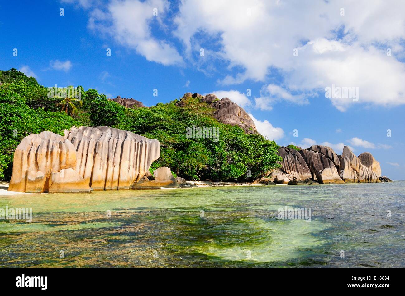 Granitfelsen am Strand von Anse Source d ' Argent, La Digue Island, La Digue und Inner Islands, Seychellen Stockfoto