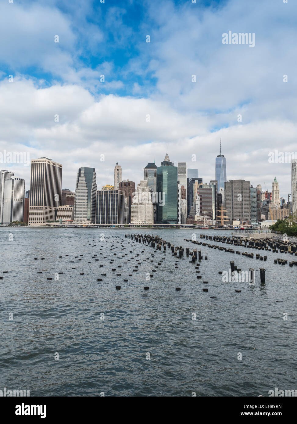 Skyline von Lower Manhattan Finanzviertel und East River, New York City, New York, Vereinigte Staaten von Amerika, Nordamerika Stockfoto