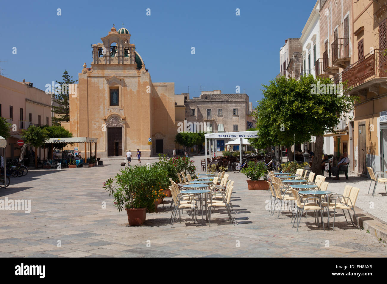 Immacolata Concezione Kirche und Piazza Madrice, Favignana, Ägadischen Inseln, Trapani, Sizilien, Italien, Europa Stockfoto