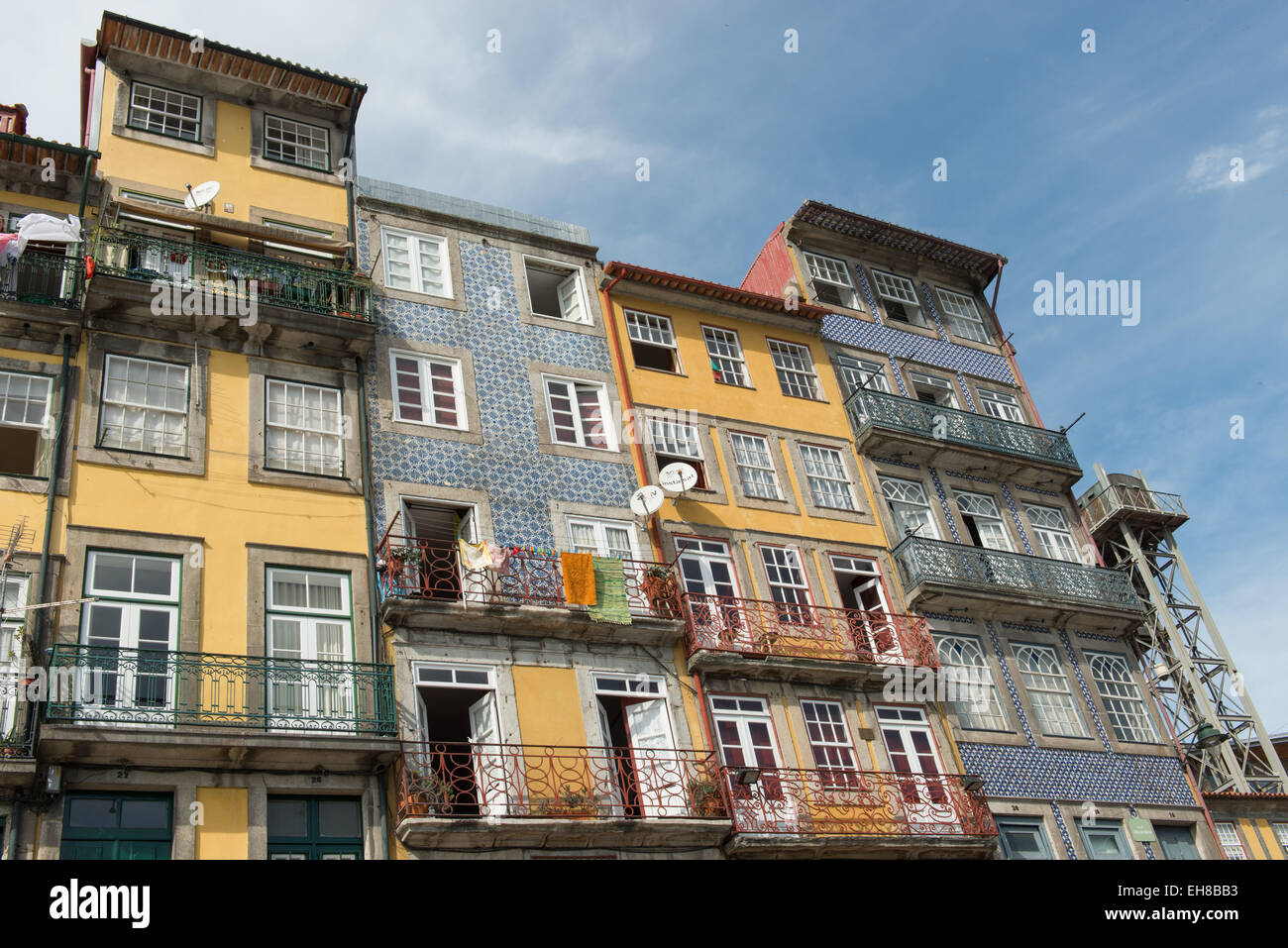 Porto, Gebäude und Häuser im Stadtteil Ribeira Stockfoto