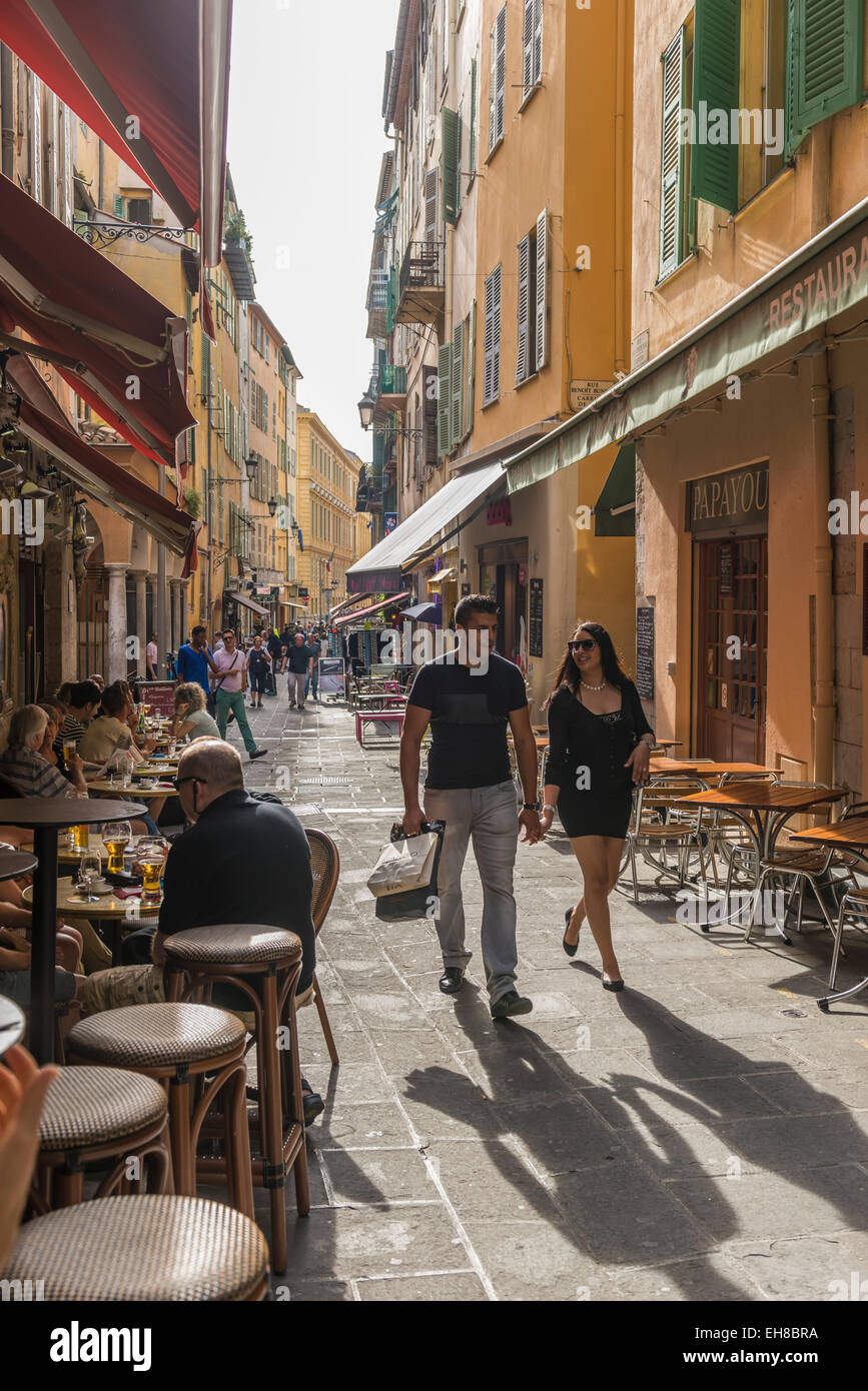 Nizza, Côte d ' Azur - die engen Straßen und Cafés in der schönen Altstadt in den späten Nachmittag Licht Stockfoto