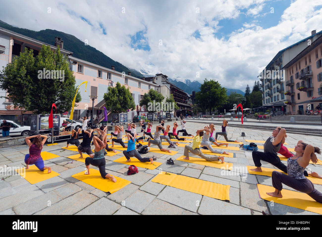 Europa, Frankreich, Haute Savoie, Rhône-Alpen, Chamonix, Yogafestival Stockfoto