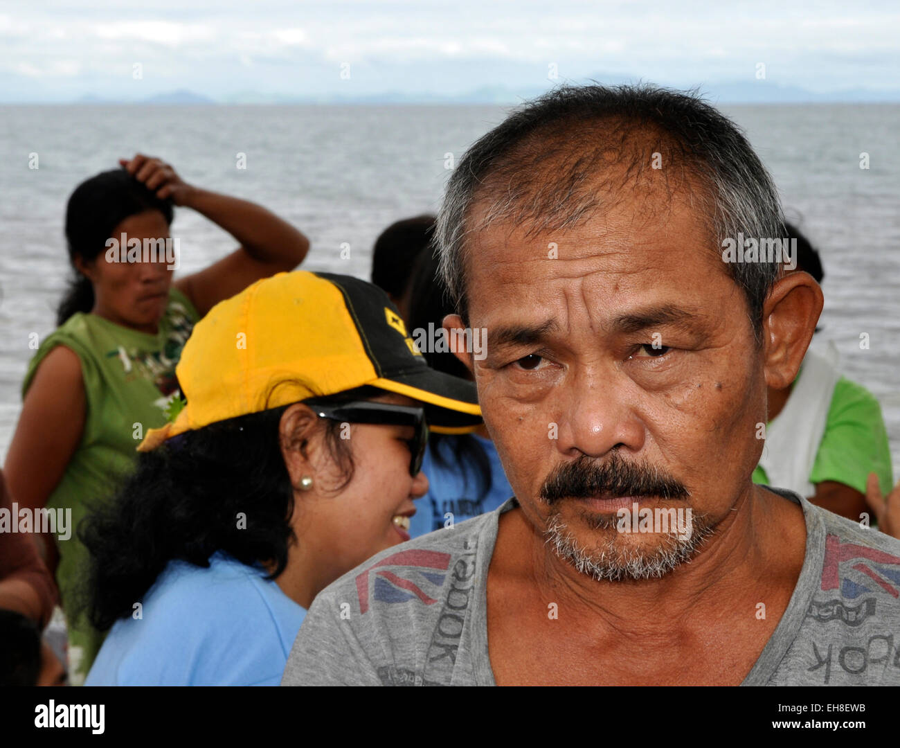 Fischer Osias, 54 Jahre alten Vater von 9 Kindern überlebt, aber alles verloren wegen Taifun Haidan in Tacloban, Philippinen, am 10. Februar 2015. Taifun Haidan war der größte Taifun in den letzten Jahren, die die zentralen Philippinen im Jahr 2013 verwüstet, so dass die mehr als 7.000 Menschen tot oder vermisst. Mehr als 1 Million Häuser wurden in der Folge ganz oder teilweise beschädigt. (CTK Foto/Tereza Supova) Stockfoto