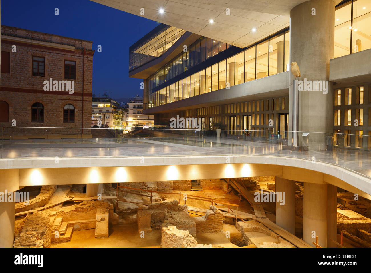 Abends das Akropolismuseum in Athen, Griechenland Stockfoto