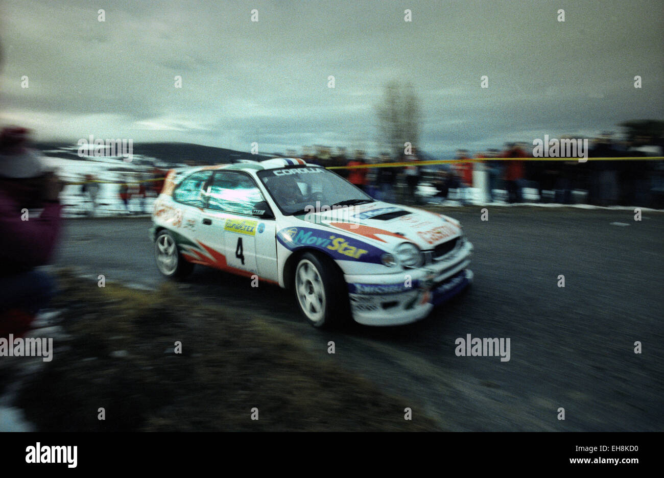 Didier Auriol fahren seinem Toyota Corolla WRC auf eine Etappe der Rallye Monte Carlo 1999 Stockfoto