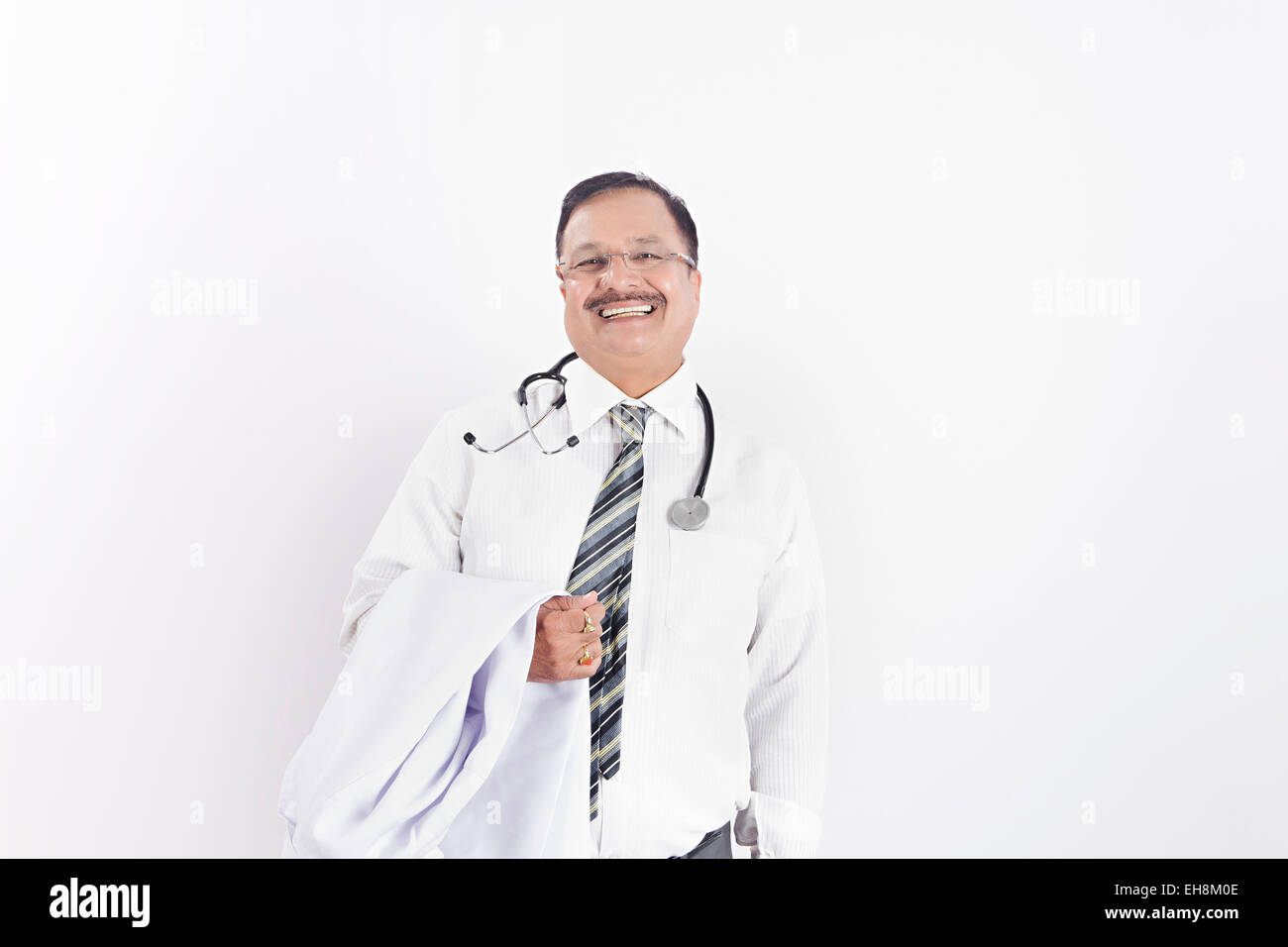 1 indische erwachsenen Mannes Arzt stehend Stockfoto