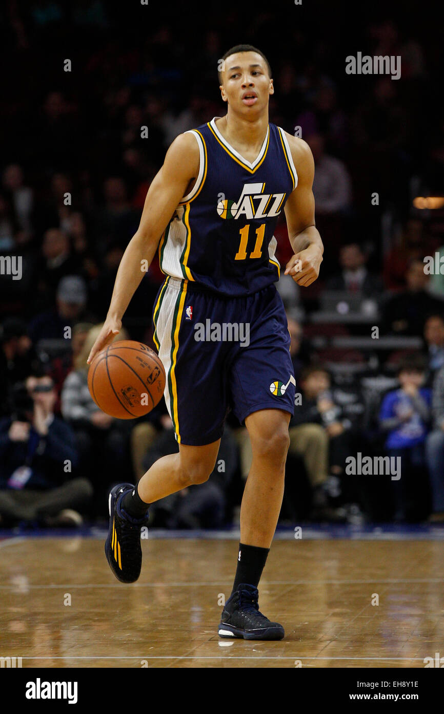 6. März 2015: Utah Jazz guard Dante Exum (11) in Aktion während der NBA-Spiel zwischen den Utah Jazz und die Philadelphia 76ers im Wells Fargo Center in Philadelphia, Pennsylvania. Die Utah Jazz gewann 89-83. Stockfoto