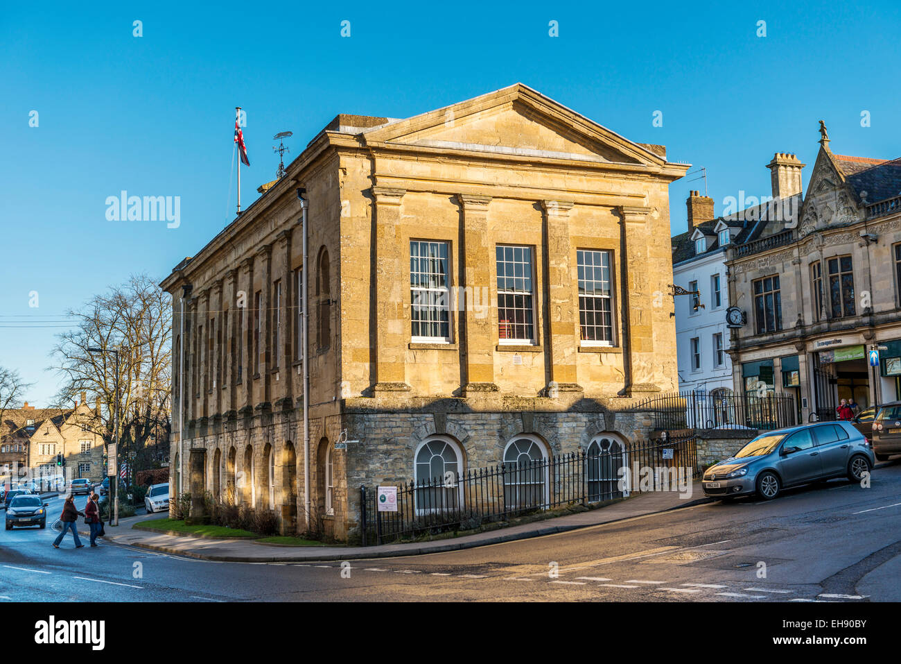 Das Rathaus in Chipping Norton, eine historische Stadt in den Cotswolds, Oxfordshire Stockfoto