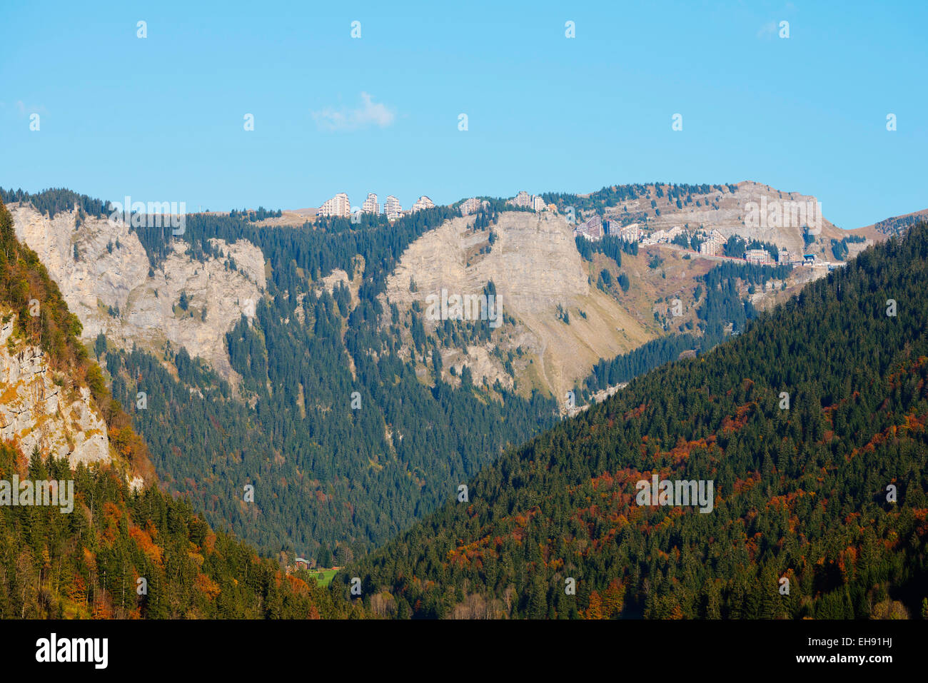 Europa, Frankreich, Haute Savoie Rhone Alpes, Klippe in der Nähe von Morzine Avoriaz Stockfoto