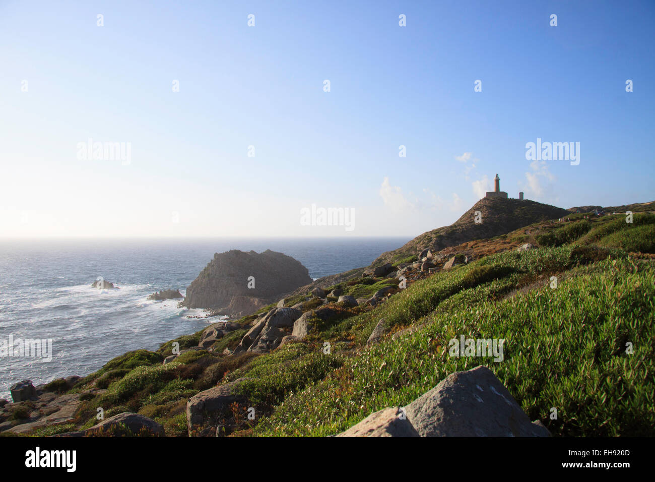 Leuchtturm auf einer Klippe - Faro Carloforte Stockfoto