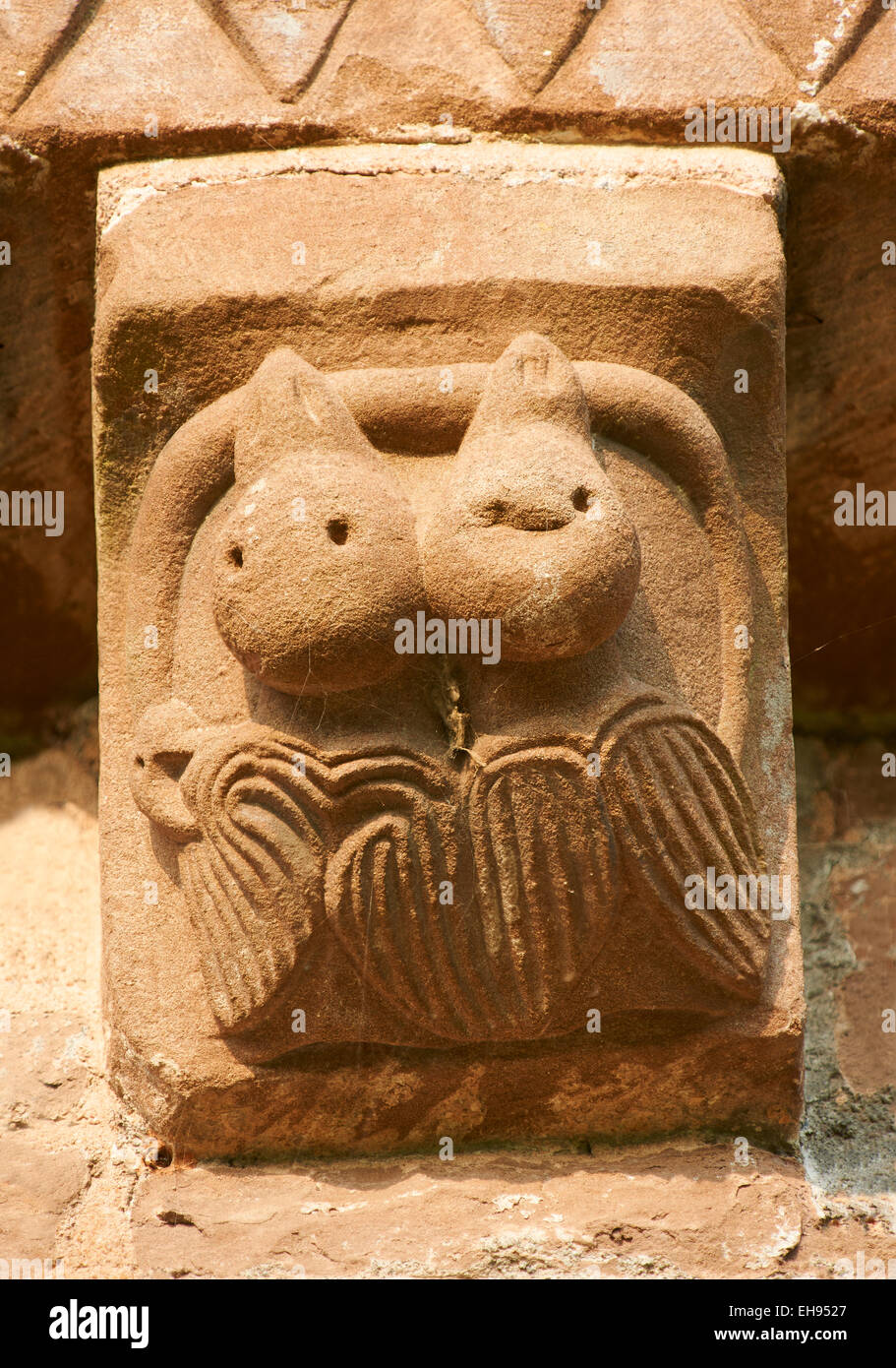 Norman romanische Fassade corbel keine 36 - Skulptur Kilpeck Kirche, Herefordshire, England Stockfoto