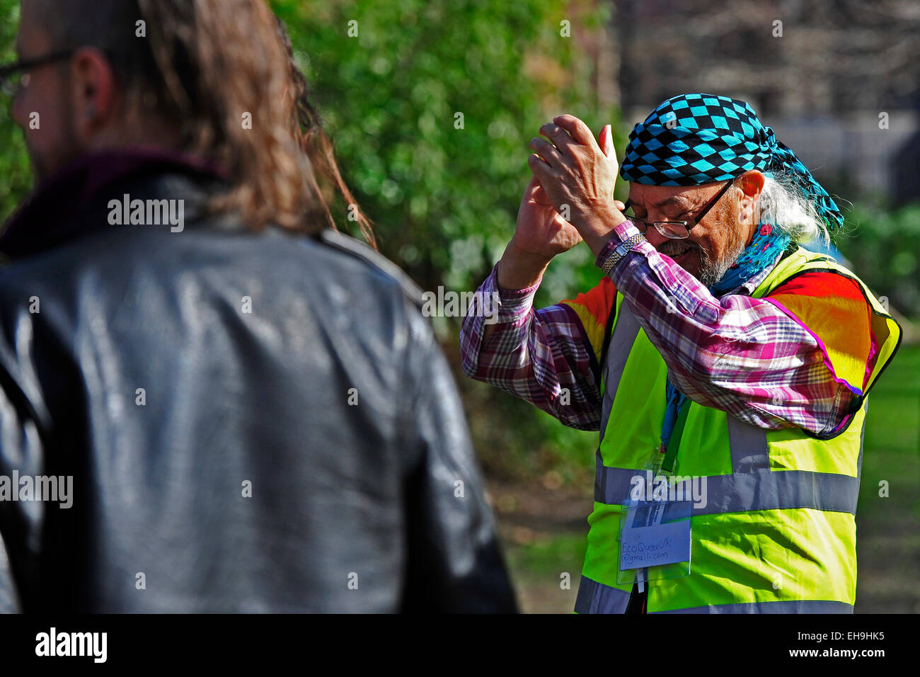 Demonstranten, die Teilnahme an einer Demonstration gegen den Klimawandel ändern. Stockfoto