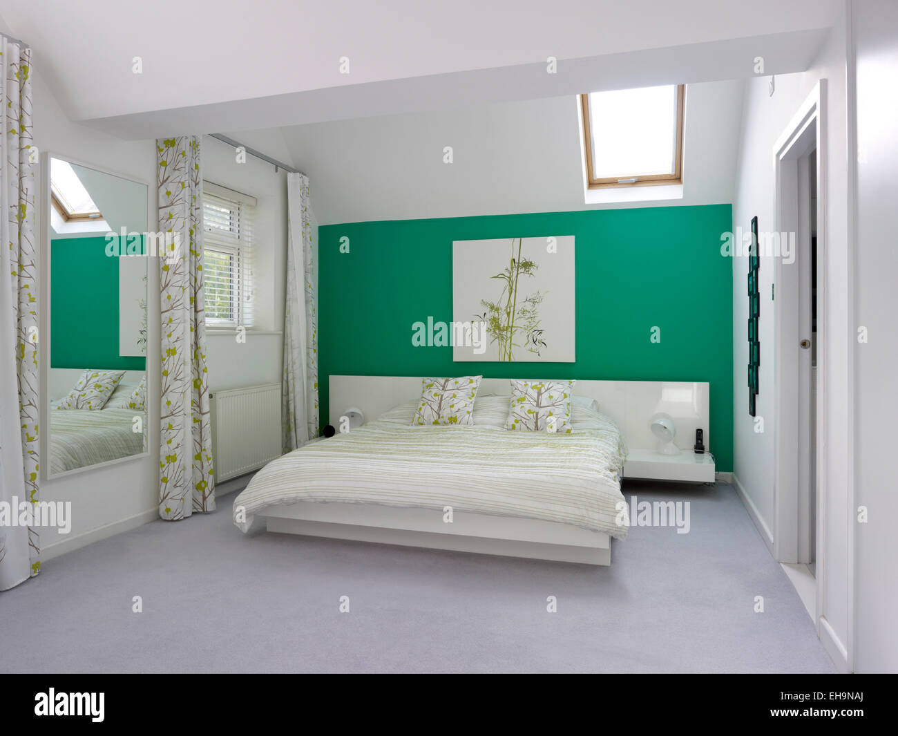Bedroom With Velux Windows Stockfotos & Bedroom With Velux Bedroom With Velux Windows Stockfotos & Bedroom With Velux