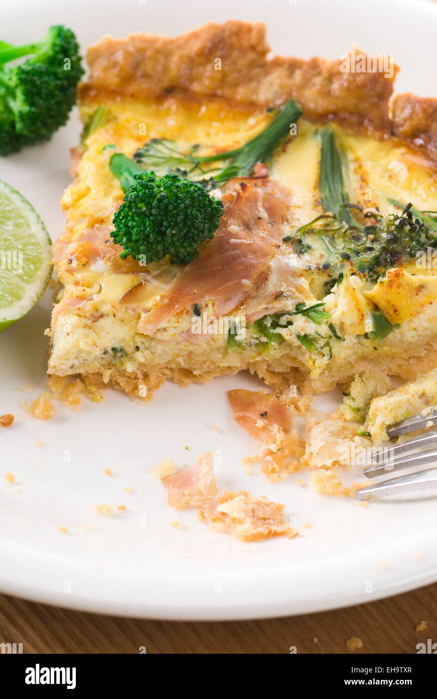 Brokkoli torte -Fotos und -Bildmaterial in hoher Auflösung – Alamy