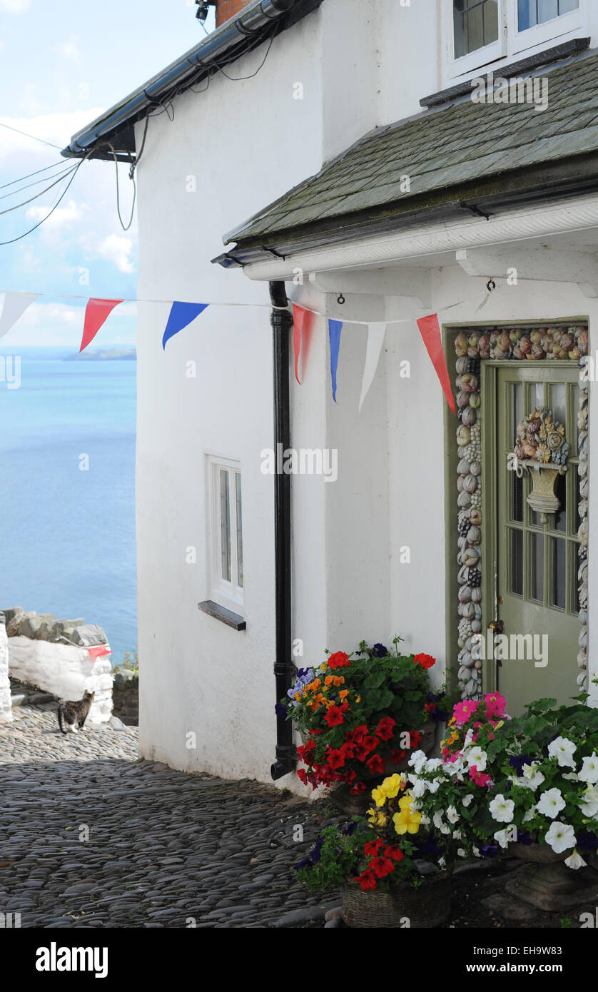 Ein Ferienhaus und Girlanden in Clovelly Stockfoto