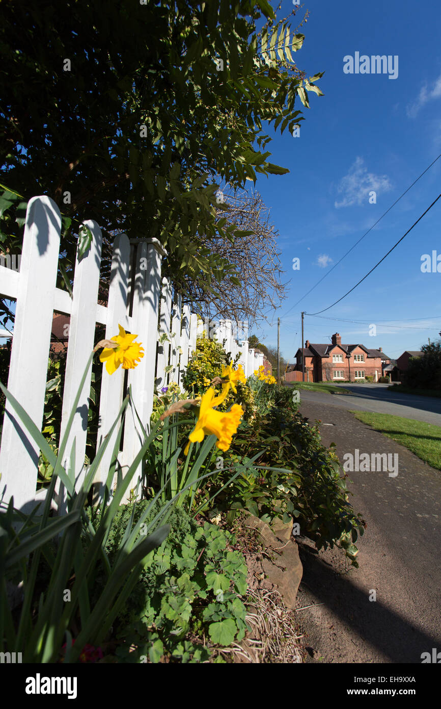 Dorf Barton, England. malerische Frühling Blick auf Barton Road. Stockfoto