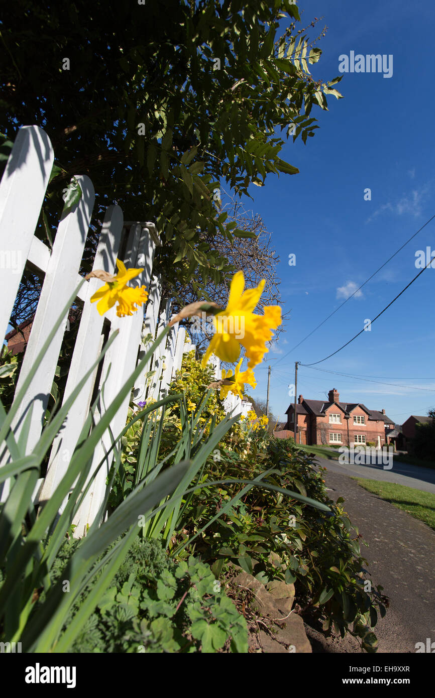 Dorf Barton, England. malerische Frühling Blick auf Barton Road. Stockfoto
