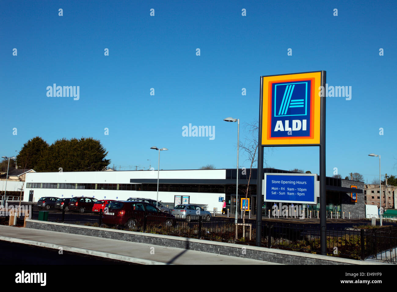 ALDI-Supermarkt in Carrickmacross Stockfoto