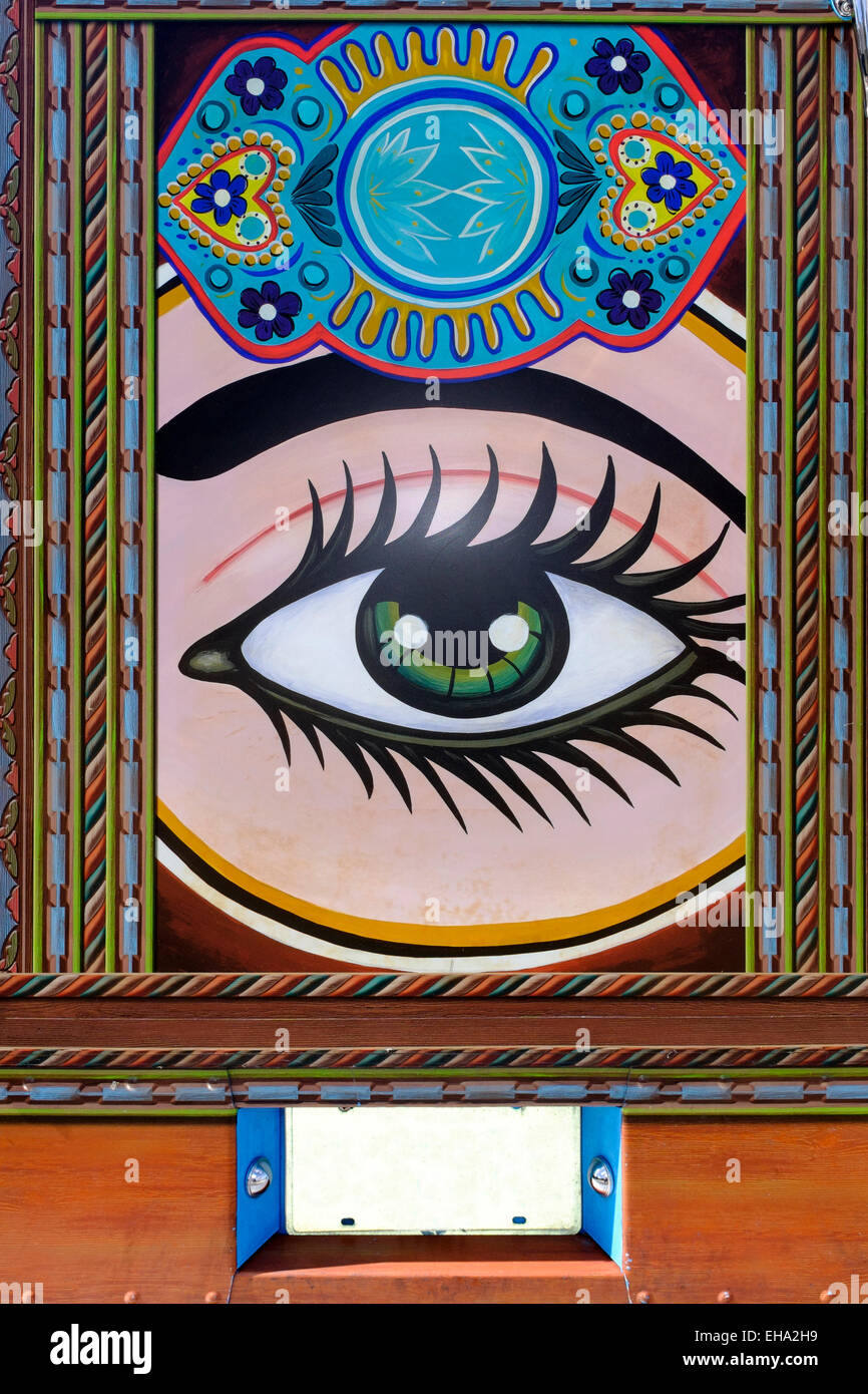 Bunte Aufkleber ein Auge gemalt auf der Rückseite eines Kraftfahrzeugs, Florida, Amerika Stockfoto